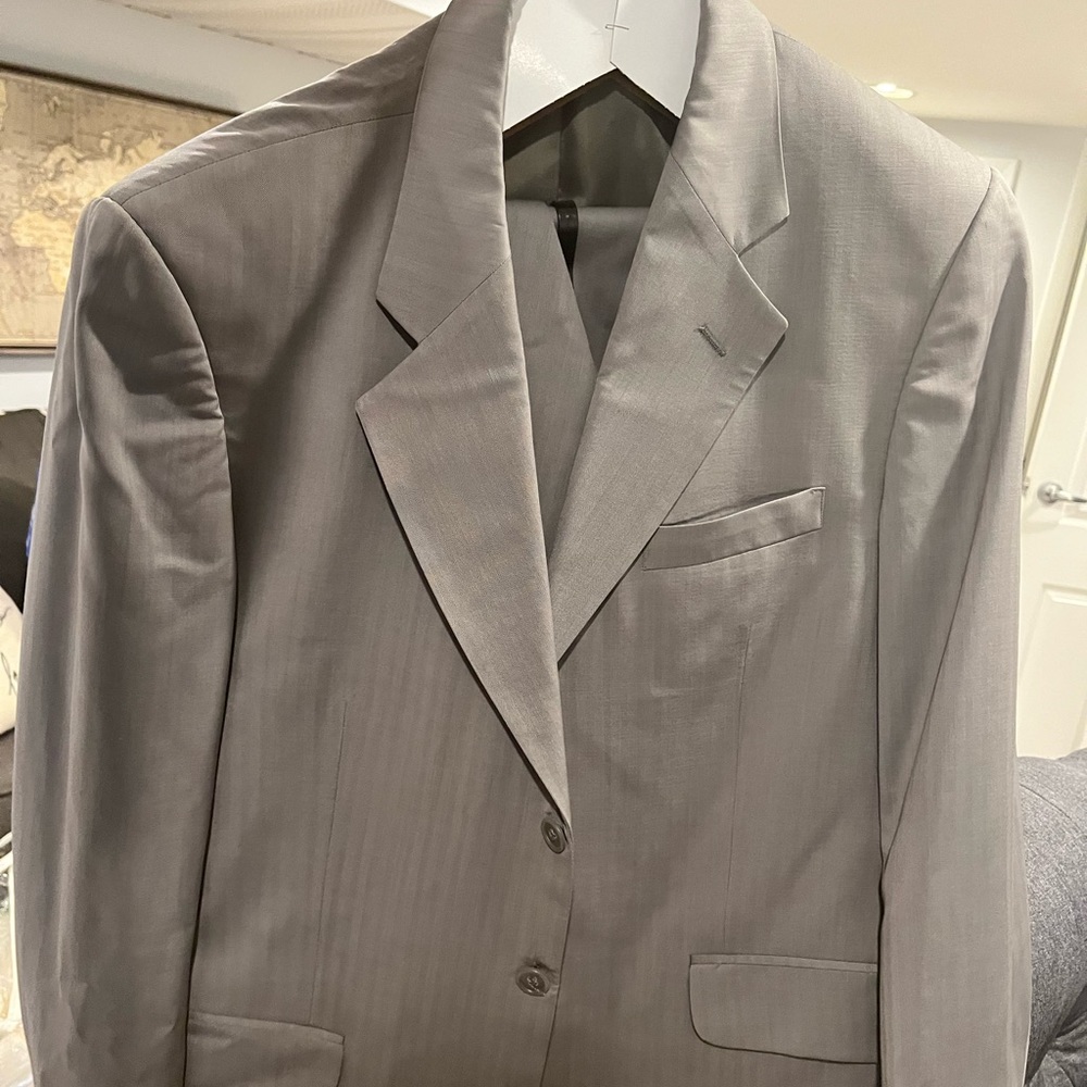 Men’s Carlo Cellini suit